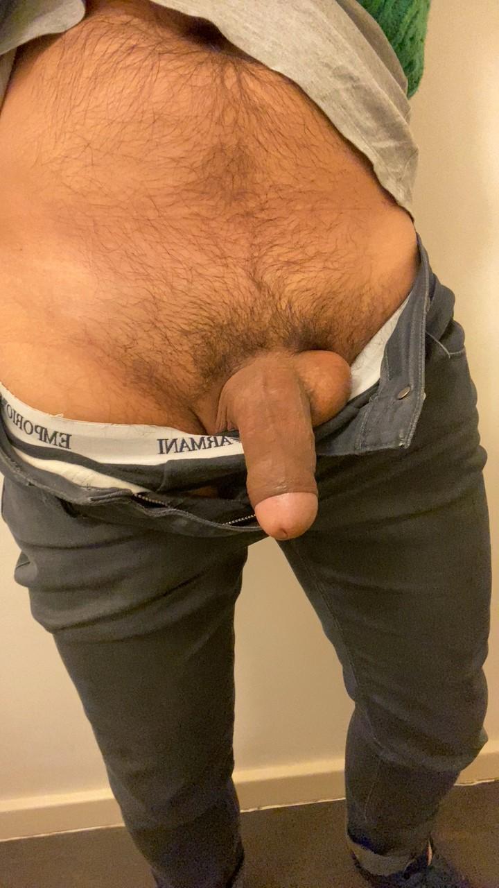 ntinosbtm live from United Kingdom