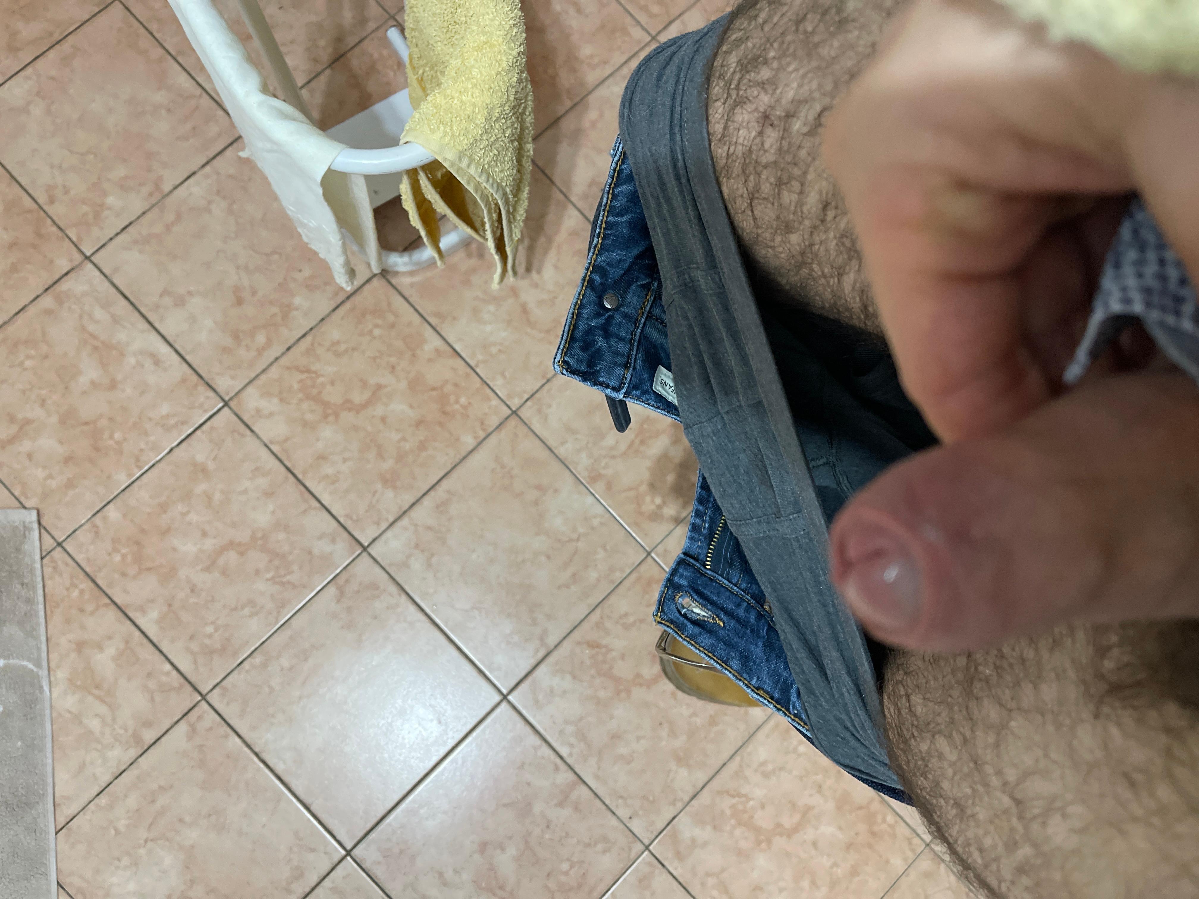 pisellone281 live from Italy