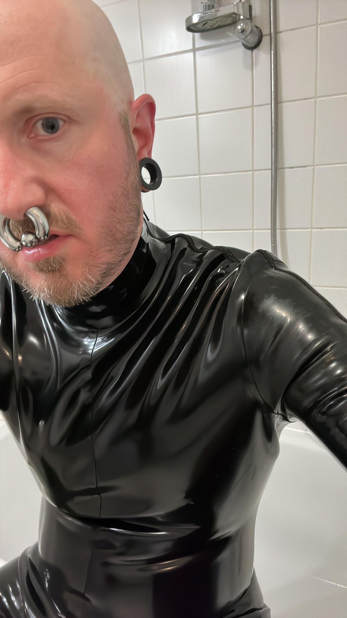 rubber_skate live from Germany