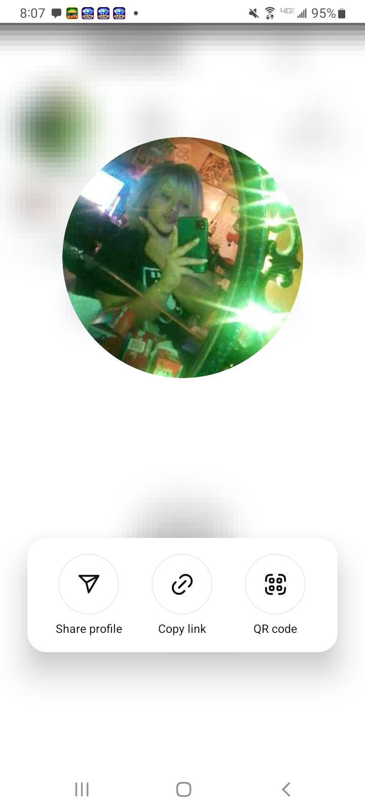 senitoobomb_ live from United States