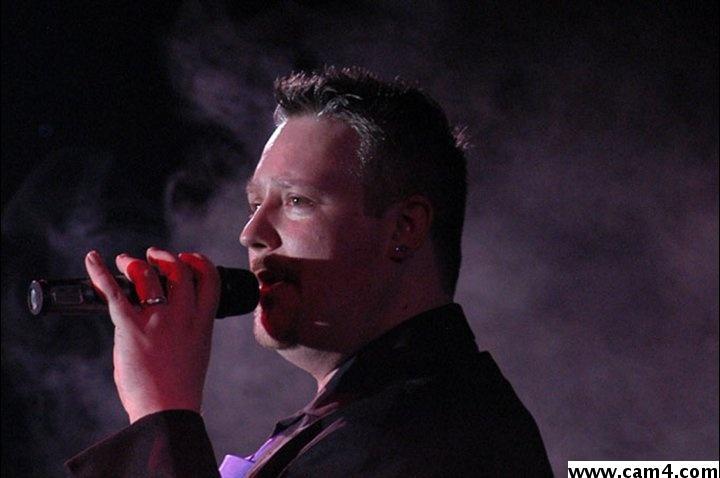 singeruk73 live from United Kingdom