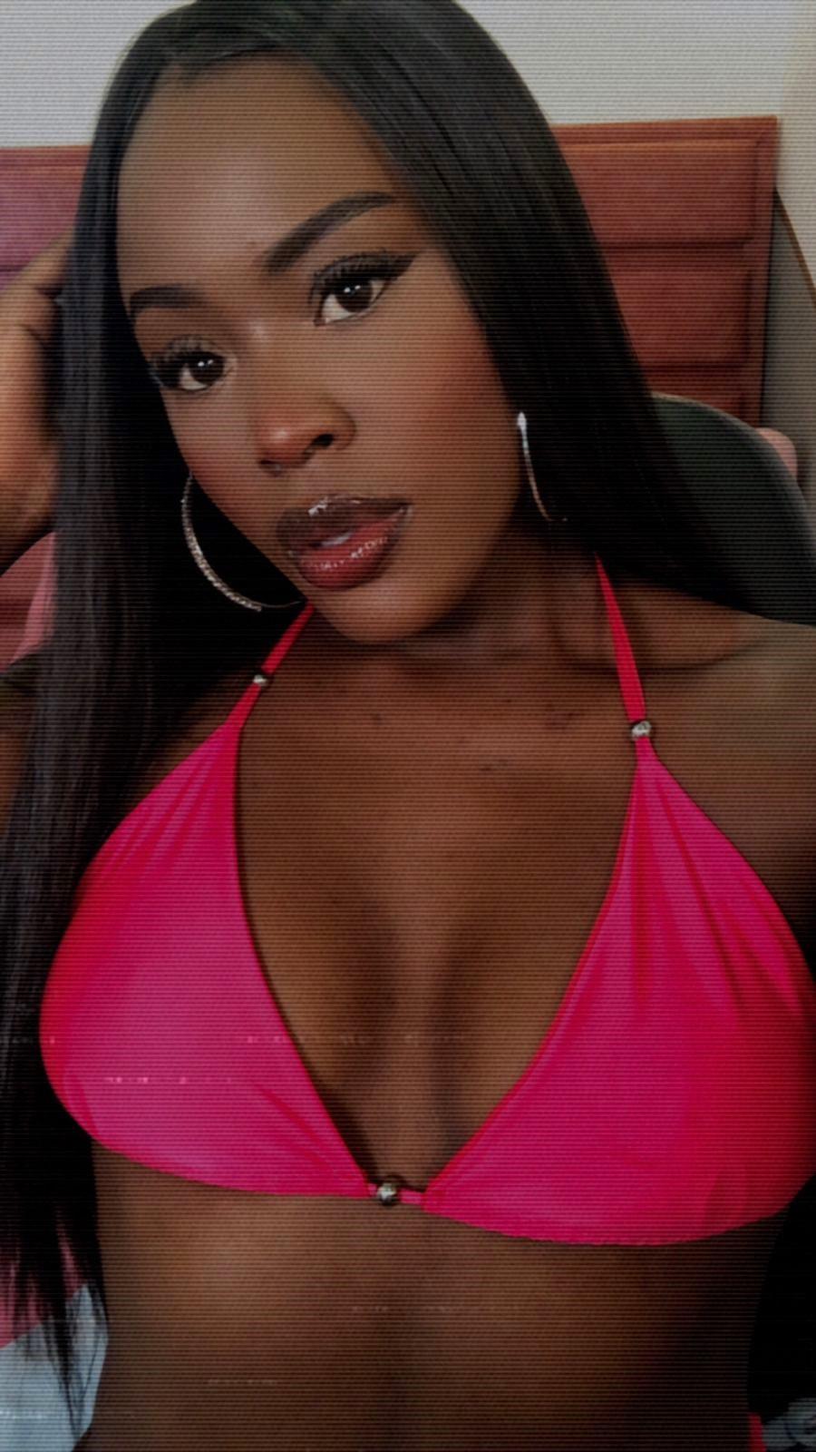 sofia_samuels live from United States