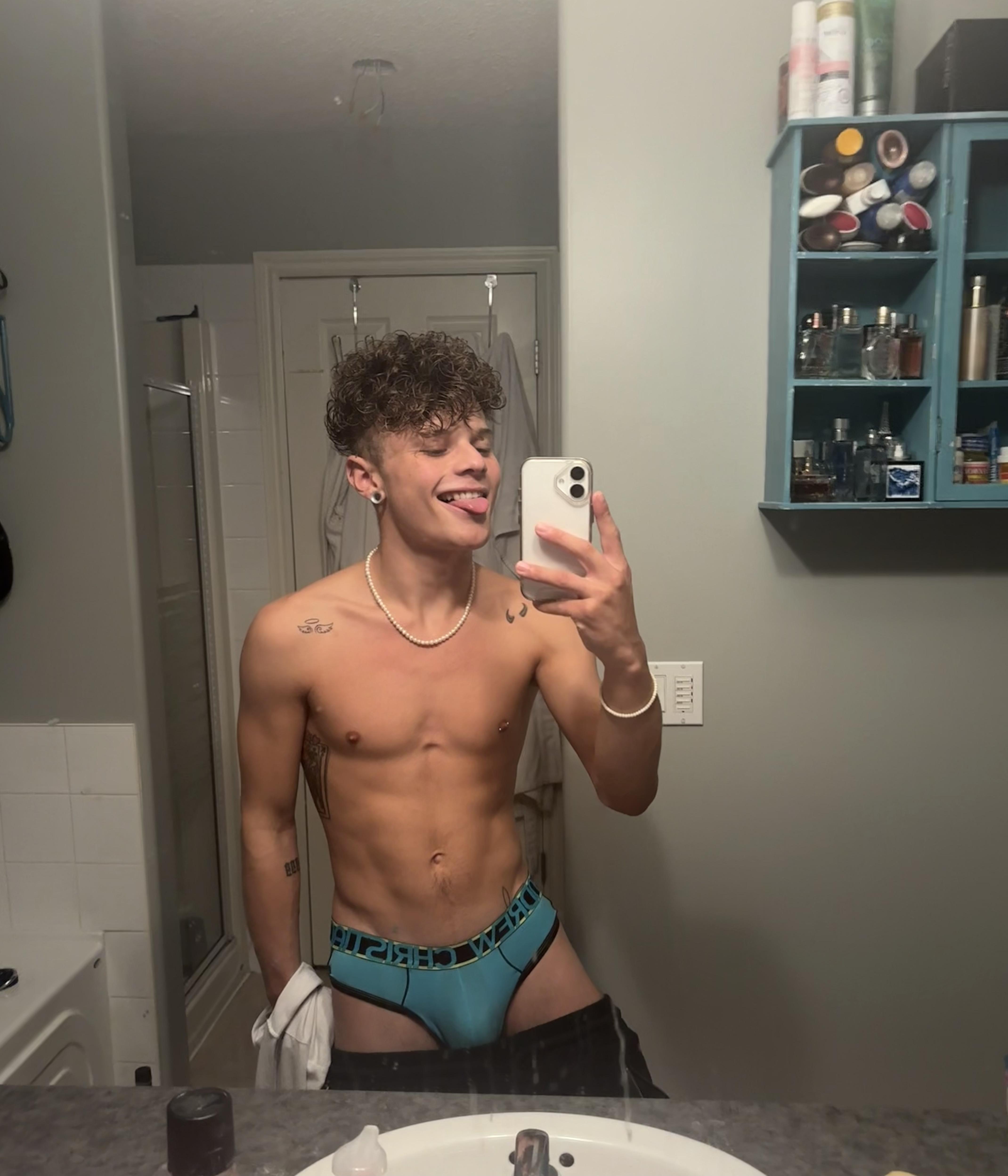 troykross live from Canada