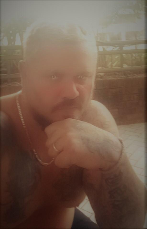 whytewes live from Australia