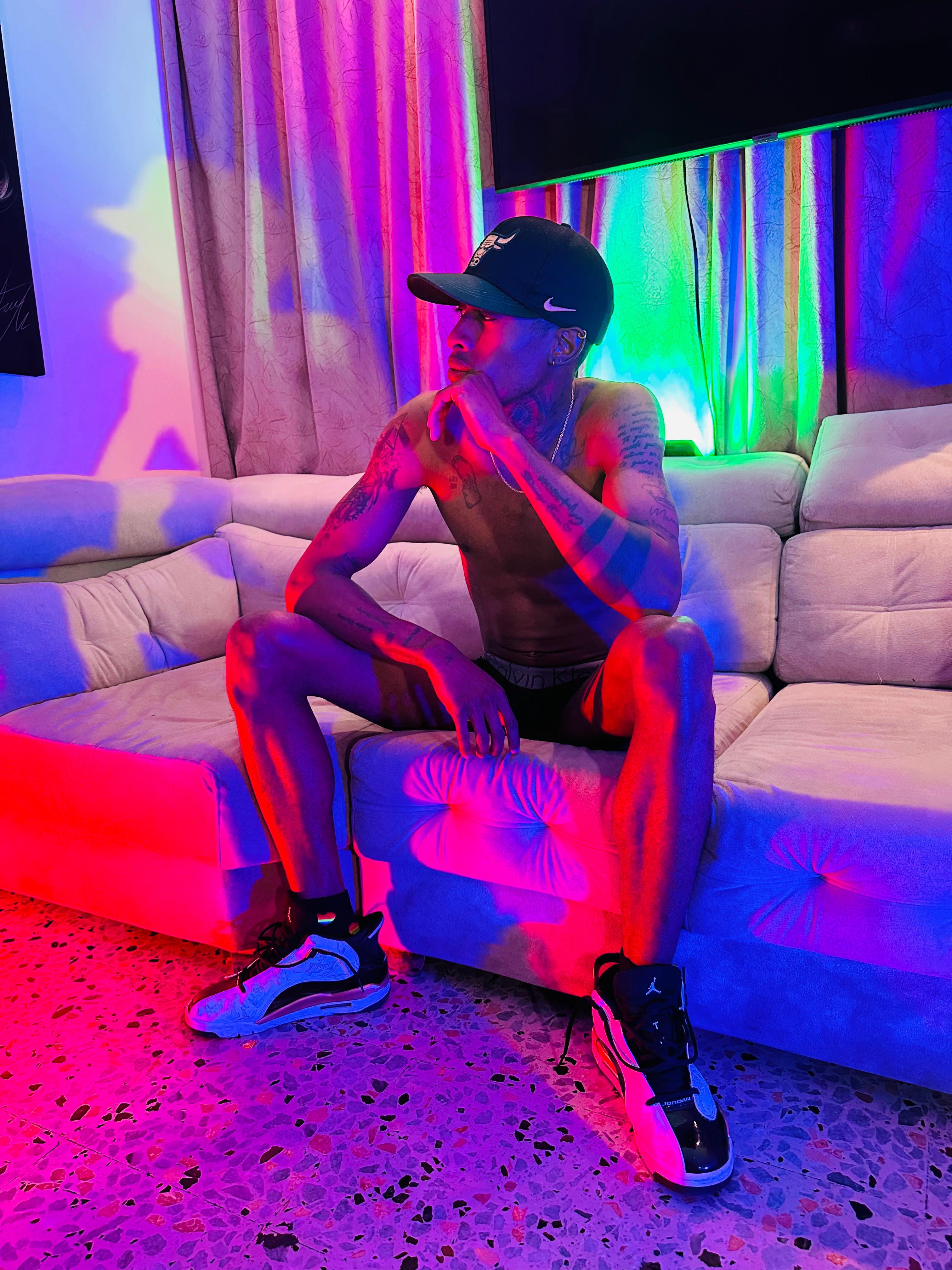 xxx_black_hot live from Brazil